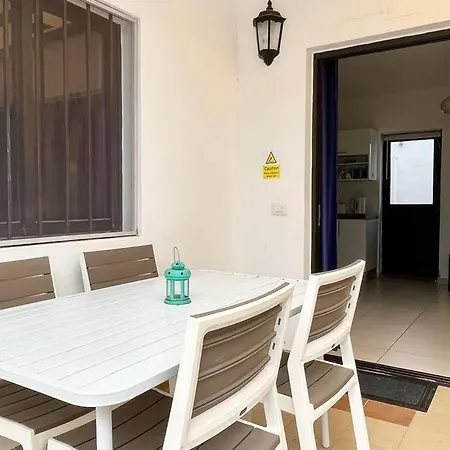 Apartamento Pelicano Club 303 - 2 Bedroom In Puerto Del Carmen, Lanzarote *